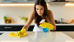 Come rimuovere i graffi dagli oggetti in plastica: 5 metodi per ridare un aspetto ordinato agli oggetti di uso quotidiano